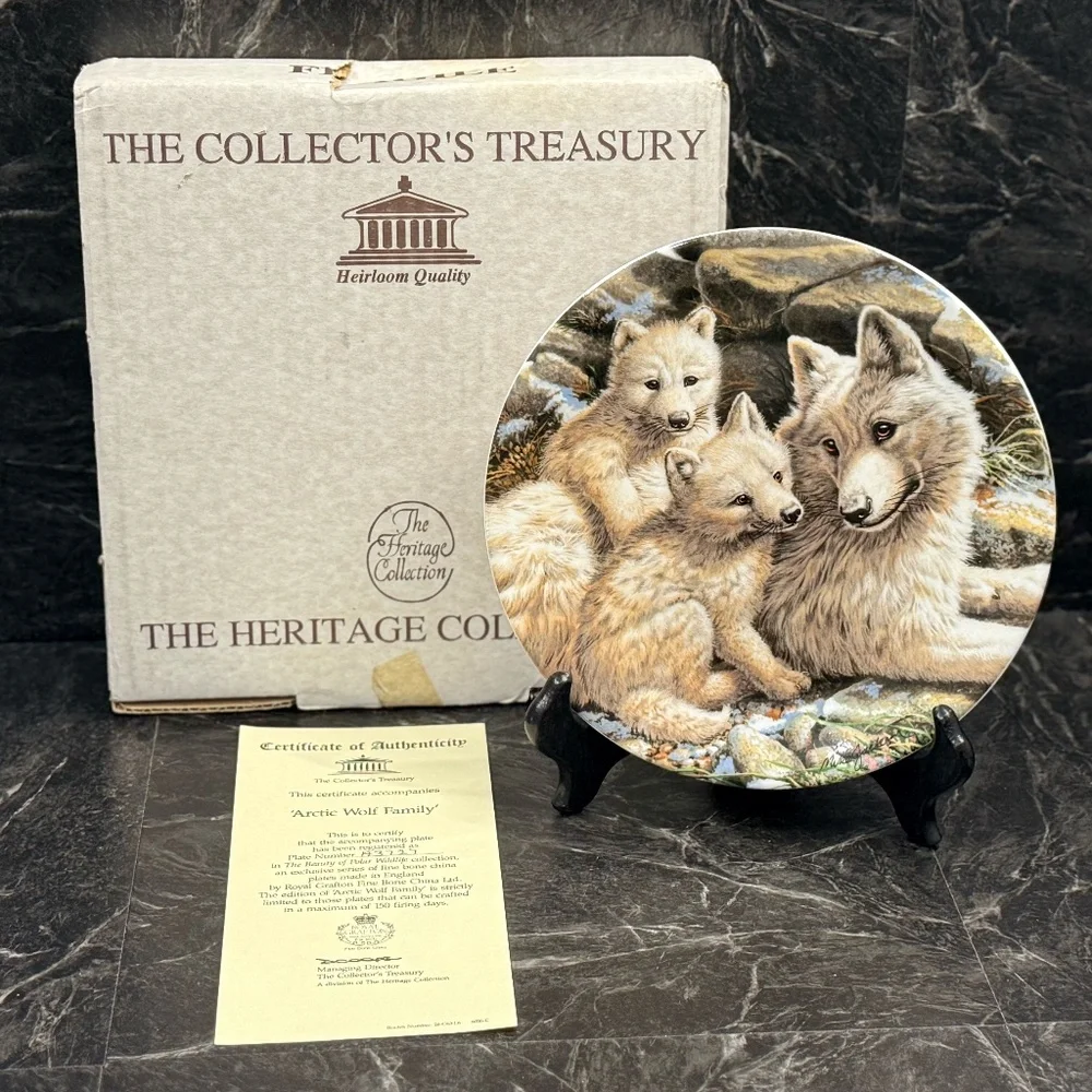 1991 ROYAL GRAFTON “Arctic Wolf Family” By Mike Jackson Collector Plate